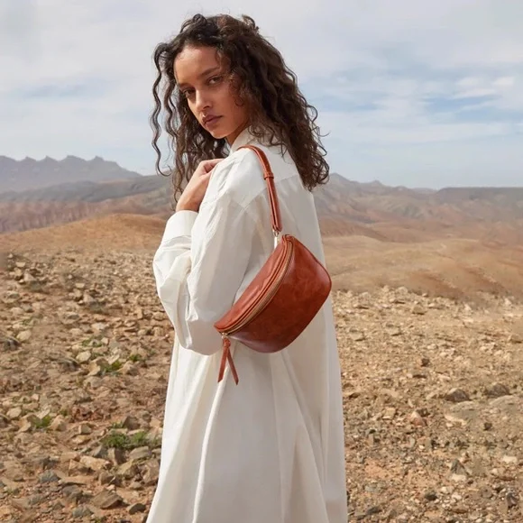 Lady Elegant Brown Leather Crossbody Bag - Picture 3 of 7